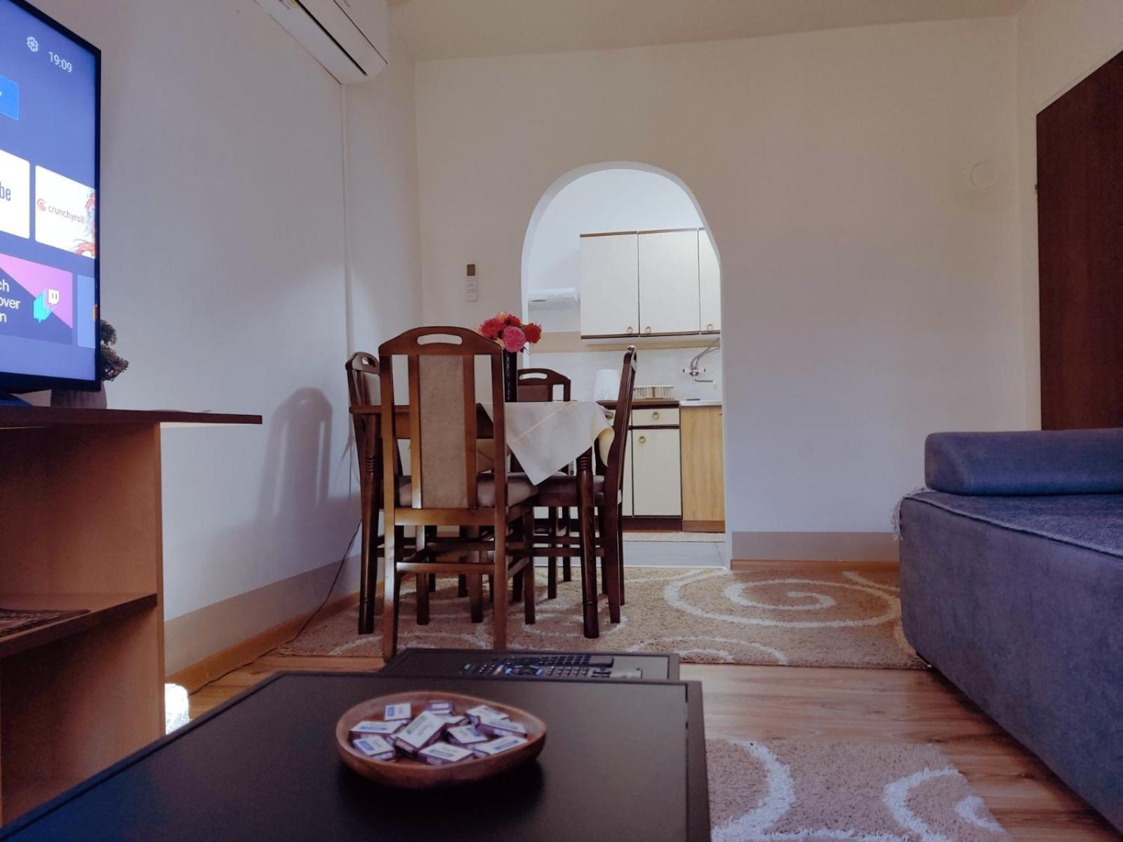 Apartman Kutak ピロト エクステリア 写真