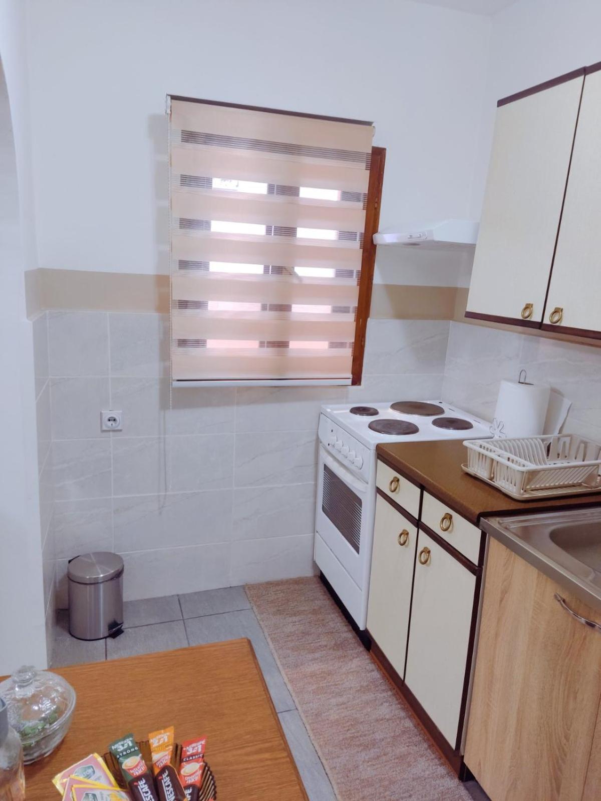 Apartman Kutak ピロト エクステリア 写真